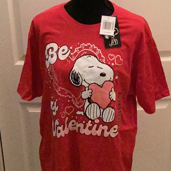 Peanuts Other - NWT FUN Snoopy Unisex Tee Size X-Large 
Closet Must Have Makes Great Gift
